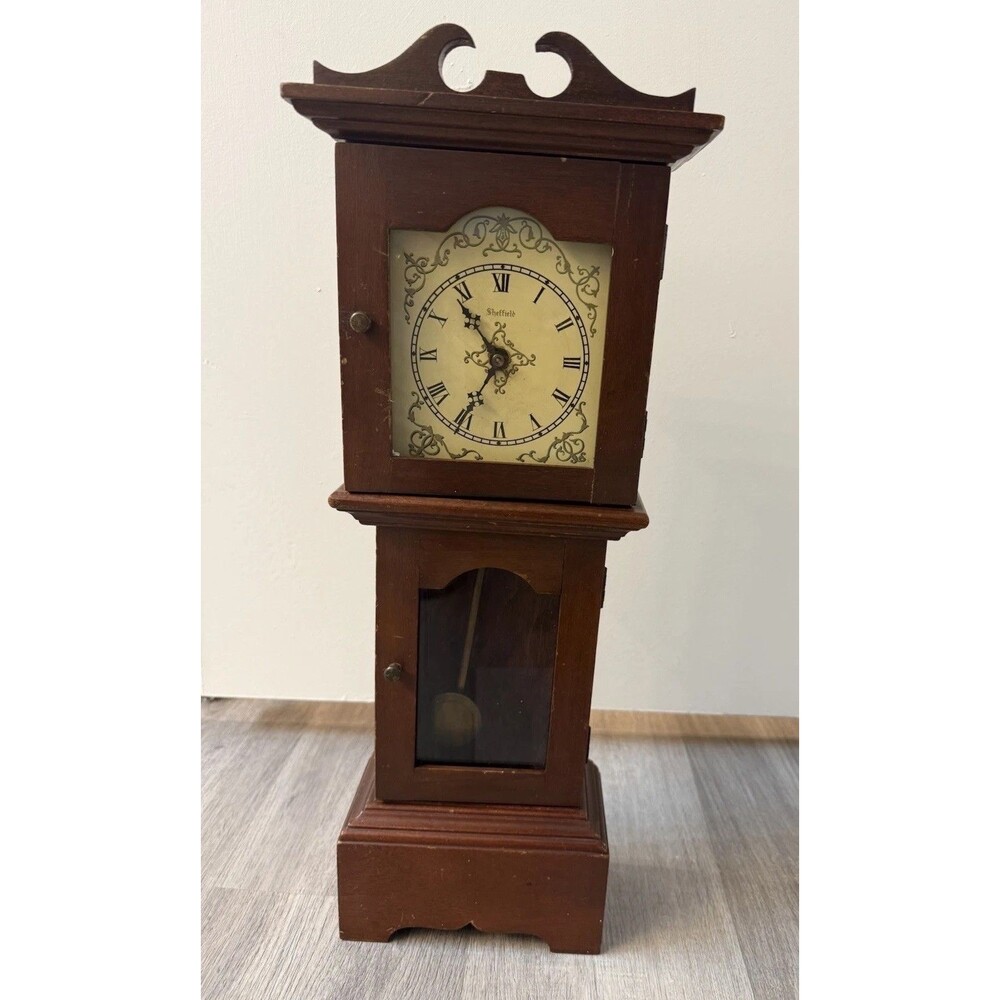 vintage Before 1950 antique Sheffield clock, Not tested. Make A Bid